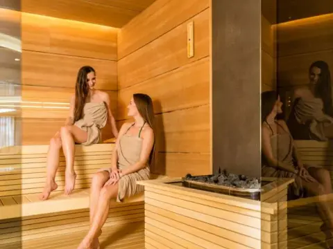 Jak korzystać z sauny w hotelu? Praktyczny przewodnik