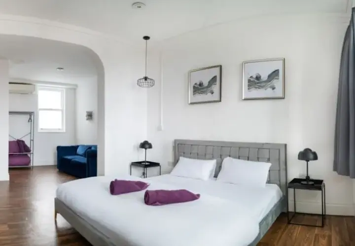 Hostel czy hotel? Kluczowe różnice, które musisz znać.
