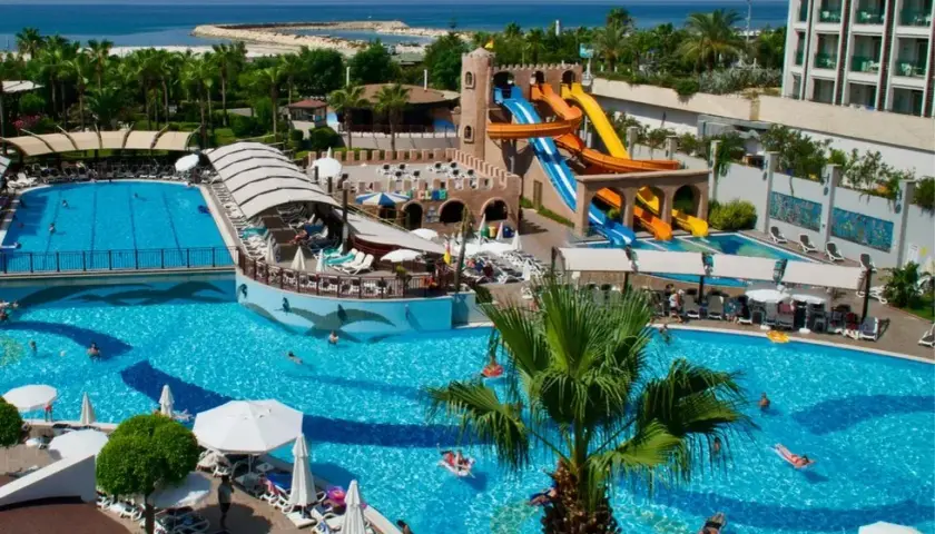 Turcja All-Inclusive: Czy można opuszczać hotel? Bezpieczeństwo i porady