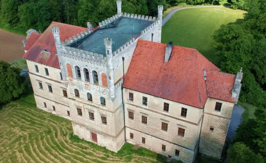 Książ Wielki: Renesansowy Pałac i Ukryte Skarby Małopolski