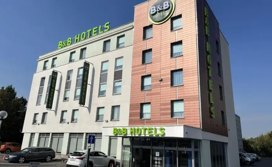 B&B hotel: Tradycja czy sieć? Kluczowe różnice i wybór noclegu