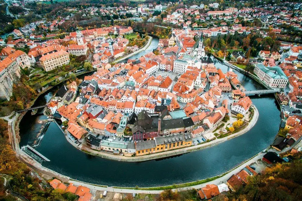 Zdjęcie Najpiękniejsze miejsca w Czechach: Przewodnik po bajkowych miastach i cudach natury