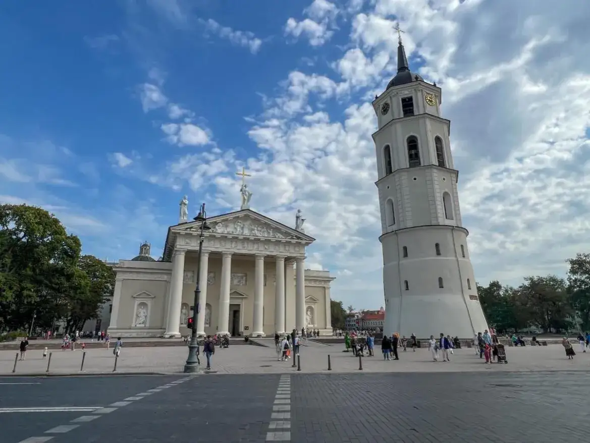 Zdjęcie Wilno: co zobaczyć? Praktyczny przewodnik po atrakcjach i polskim dziedzictwie