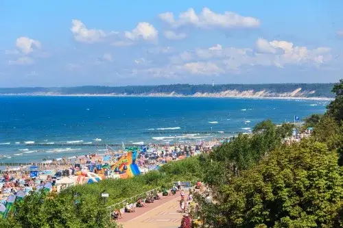 Zdjęcie Ile kosztuje nocleg nad morzem? Ceny 2026 i jak oszczędzić